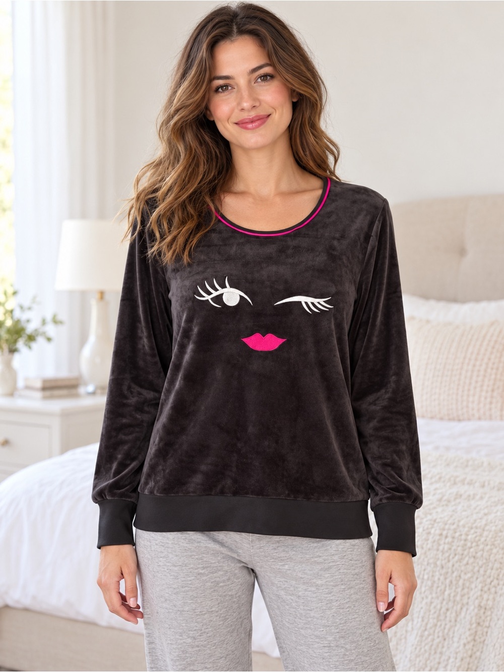 Kate Spade New York Womens Small Black Velour Winking Eyes Pink Lips Lounge Top
